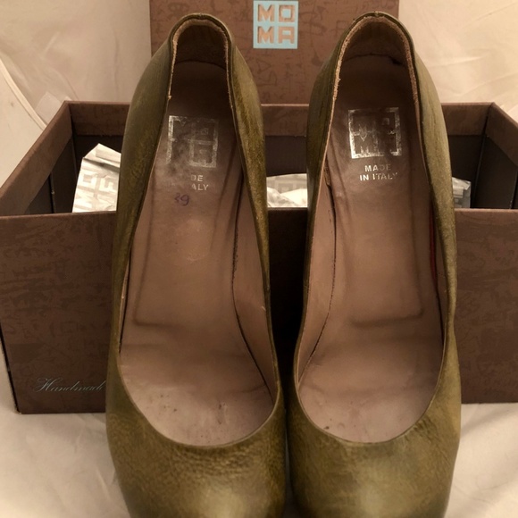 MOMA Women's Pumps - Picture 2 of 5